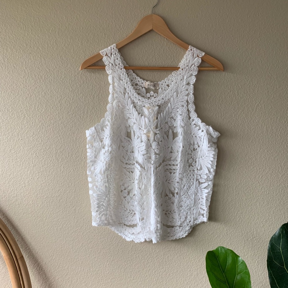 BLVD Lace White Top